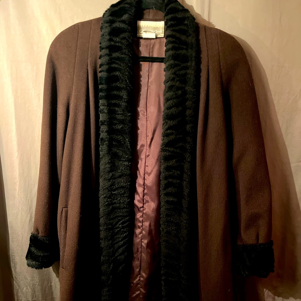 🦄🦄Coldwater Creek brown faux fur collar coat